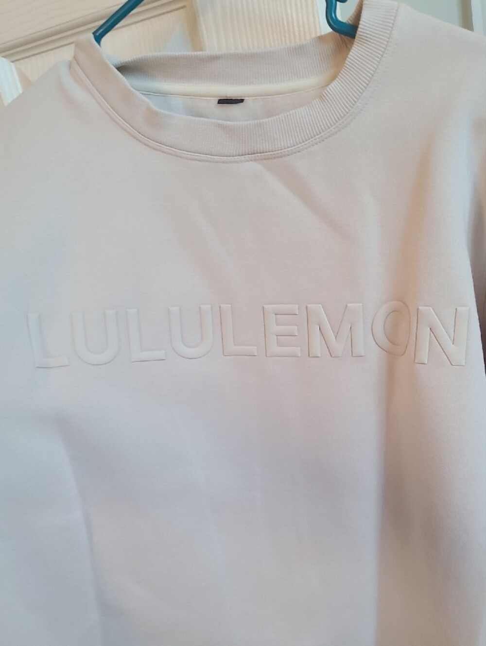 lululemon athletica Womens Cream Crewneck Pullover with Embossed Logo - Picture 3 of 4